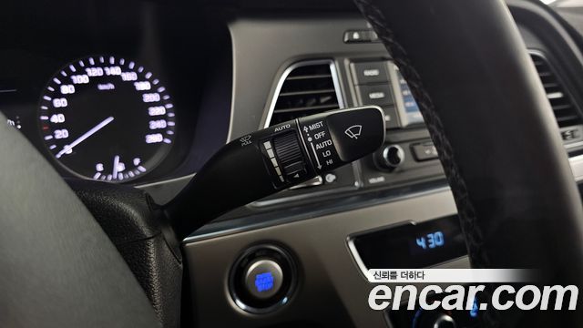 Hyundai Sonata (LF) LPI Modern(Handicapped) 2015 — фото 18