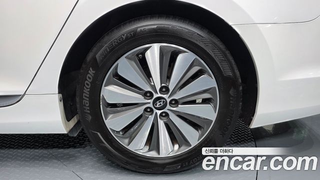 Hyundai Grandeur Hybrid (HG) Premium 2016 — фото 21