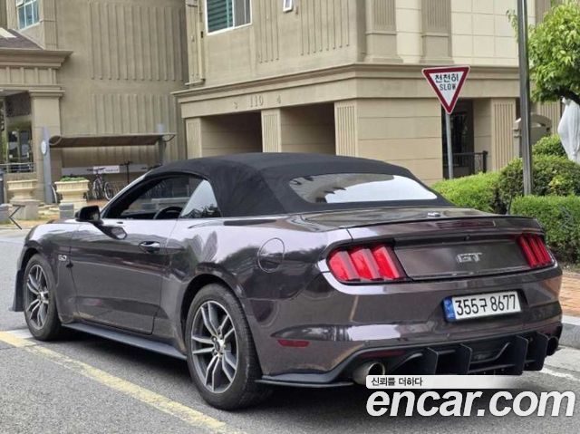 Ford Mustang GT Convertible 2016 — фото 2