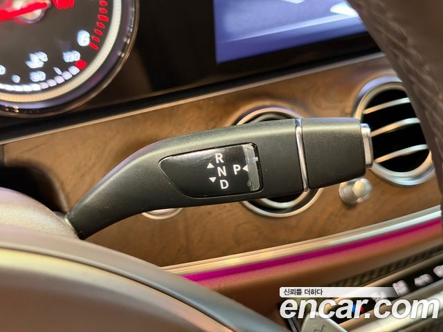 Mercedes-Benz E-Class (W213) E220d Exclusive 2017 — фото 9