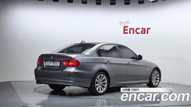 BMW 3 Series (E90) 320i Sedan CP 2011 — фото 2