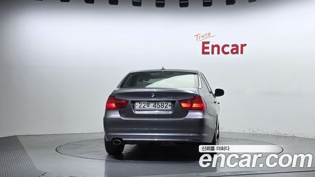BMW 3 Series (E90) 320i Sedan CP 2011 — фото 4