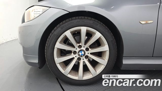 BMW 3 Series (E90) 320i Sedan CP 2011 — фото 5