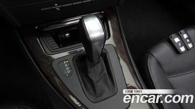 BMW 3 Series (E90) 320i Sedan CP 2011 — фото 9