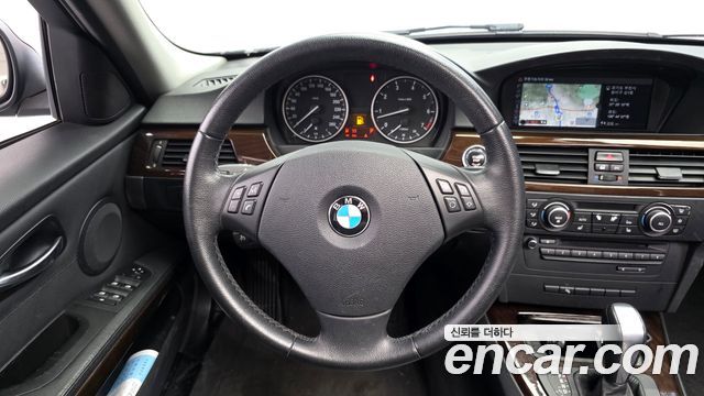 BMW 3 Series (E90) 320i Sedan CP 2011 — фото 13