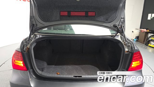 BMW 3 Series (E90) 320i Sedan CP 2011 — фото 20