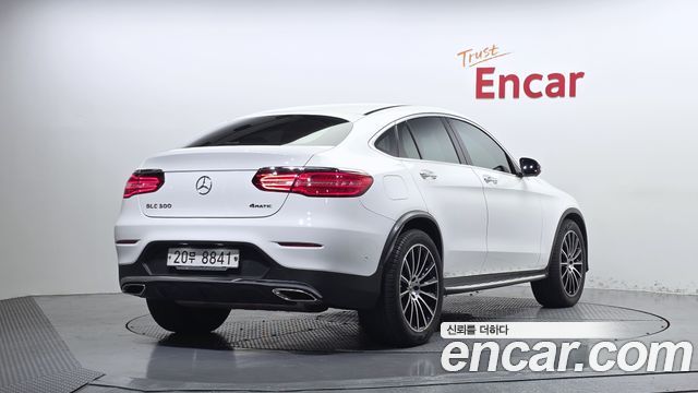 Mercedes-Benz GLC-Class (X253) GLC300 4MATIC AMG Line Coupe 2019 — фото 2