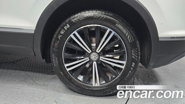 Volkswagen Tiguan (II) 2.0 TDI Prestige 2018 — фото 5