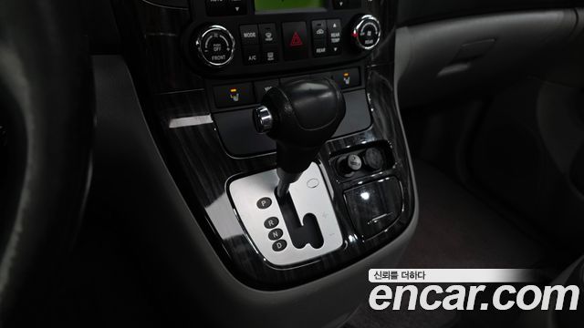 Kia Carnival R New Carnival Limousine GLX High-Deluxe 2014 — фото 9