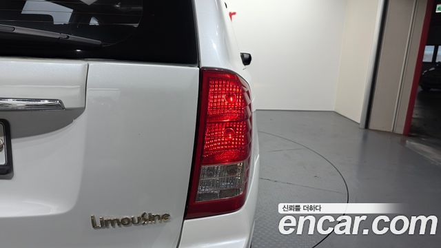 Kia Carnival R New Carnival Limousine GLX High-Deluxe 2014 — фото 23