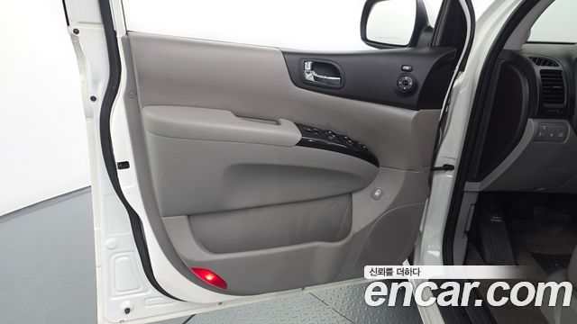 Kia Carnival R New Carnival Limousine GLX High-Deluxe 2014 — фото 24