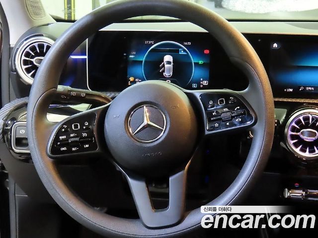 Mercedes-Benz A-Class (W177) A220 Hatchback 2019 — фото 8