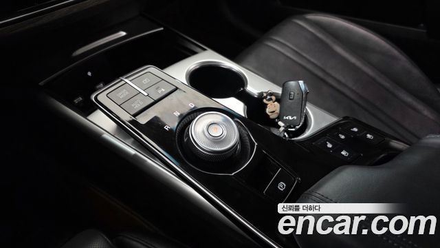 Kia K8 2.5 Gasoline 2WD Noblesse 2022 — фото 9