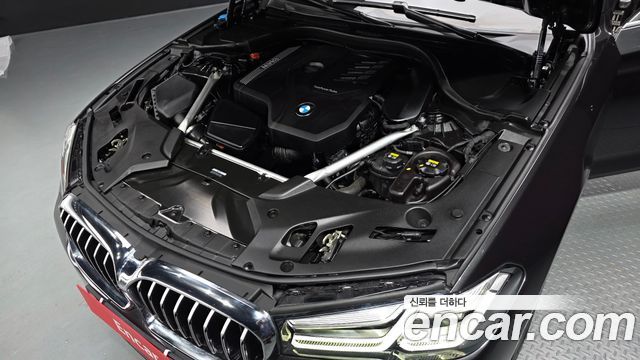 BMW 5 Series (G30) 520i M Sport 2022 — фото 6
