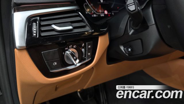 BMW 5 Series (G30) 520i M Sport 2022 — фото 17