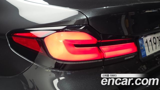 BMW 5 Series (G30) 520i M Sport 2022 — фото 23