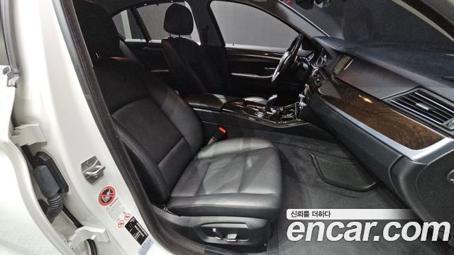 BMW 5 Series (F10) 528i 2015 — фото 11