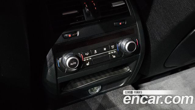 BMW 5 Series (F10) 528i 2015 — фото 17