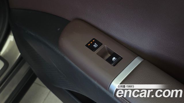 Hyundai Grandeur (GN7) 2,5 Gasoline 2WD Exclusive 2024 — фото 19