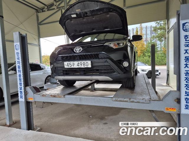 Toyota RAV4 2.5 2WD 4th