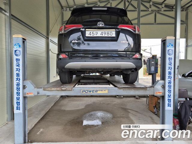 Toyota RAV4 2.5 2WD 4th 2018 — фото 2