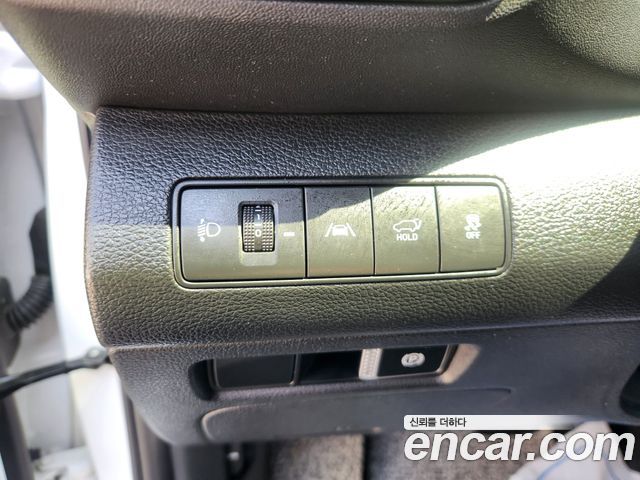 Hyundai Santa Fe Gasoline 2.5T 2WD Prestige 2022 — фото 7
