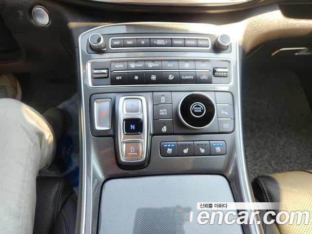 Hyundai Santa Fe Gasoline 2.5T 2WD Prestige 2022 — фото 10