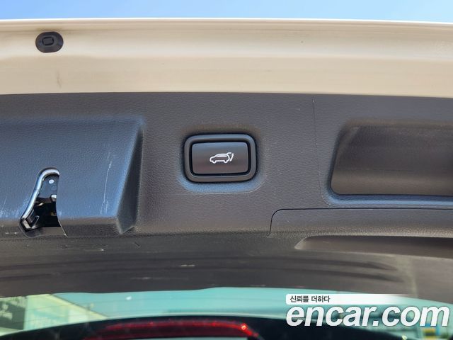 Hyundai Santa Fe Gasoline 2.5T 2WD Prestige 2022 — фото 22