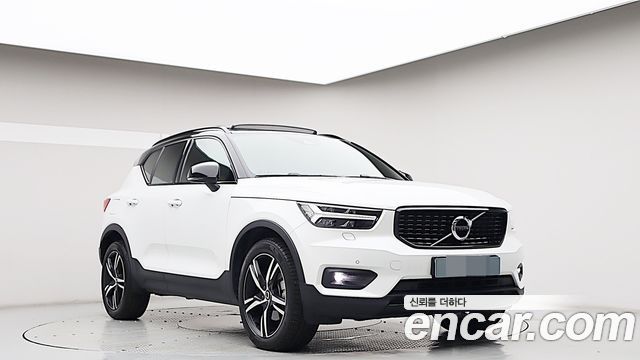 Volvo XC40 B4 R-Design 2021 — фото 3