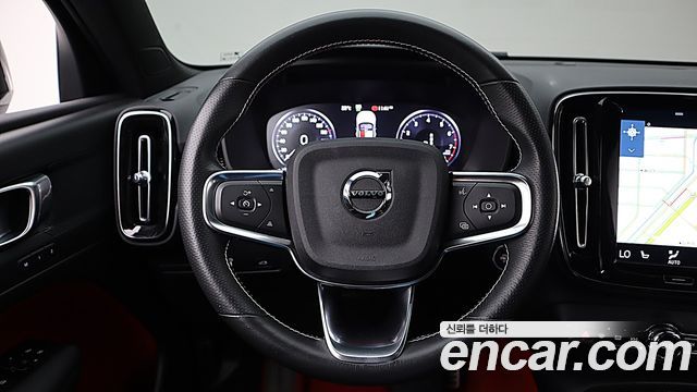 Volvo XC40 B4 R-Design 2021 — фото 7