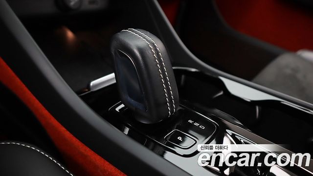 Volvo XC40 B4 R-Design 2021 — фото 17