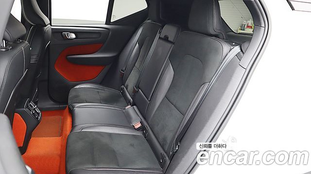 Volvo XC40 B4 R-Design 2021 — фото 23