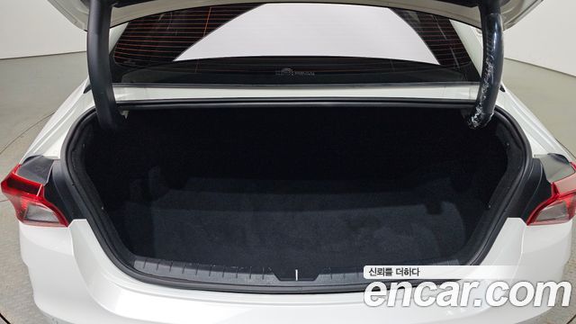 Kia K5 (III) 2.0 Prestige 2020 — фото 16