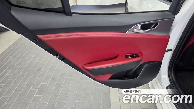 Kia Stinger 2.0 Turbo 2WD Platinum 2020 — фото 25