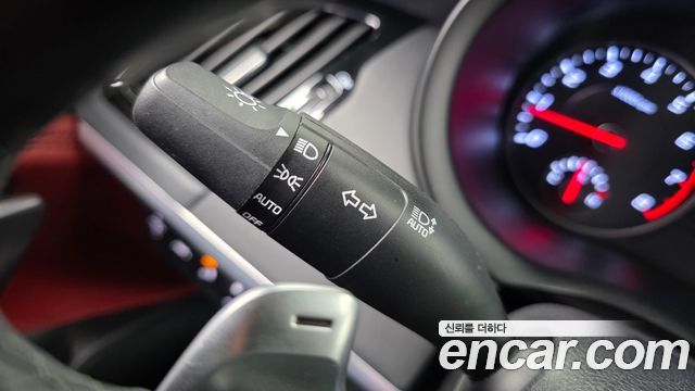 Kia Stinger 2.0 Turbo 2WD Platinum 2020 — фото 34
