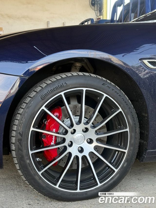 Maserati Quattroporte S Q4 3.0 V6 Gransport 2018 — фото 23