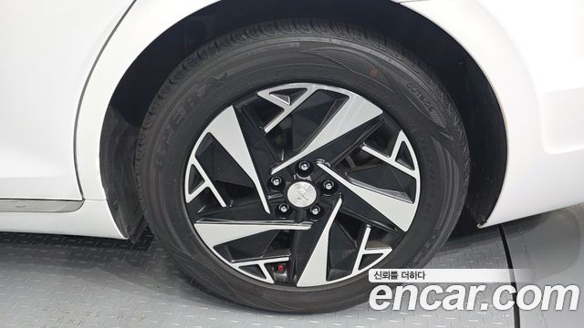 Hyundai Grandeur Hybrid (IG) Le Blanc 2023 — фото 21
