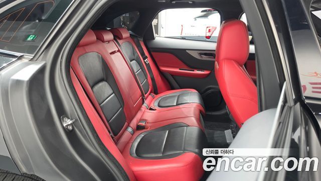 Jaguar F-PACE 30d S 2019 — фото 11