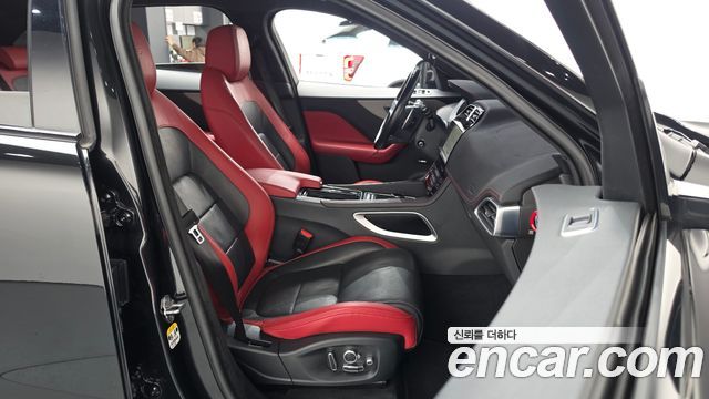 Jaguar F-PACE 30d S 2019 — фото 26