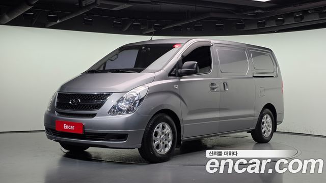 Hyundai Grand Starex 3-Seater VAN CVX Deluxe