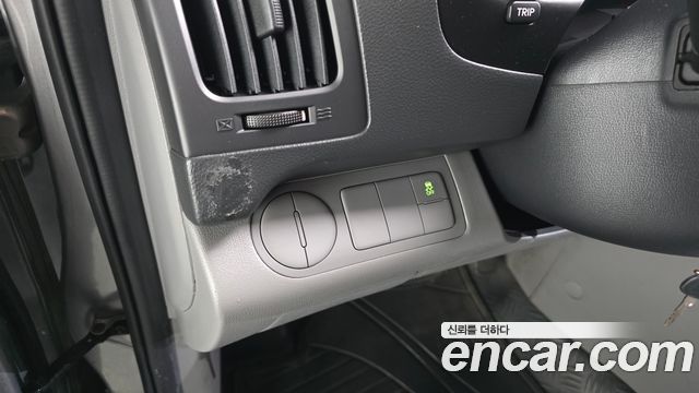 Hyundai Grand Starex 3-Seater VAN CVX Deluxe 2015 — фото 15