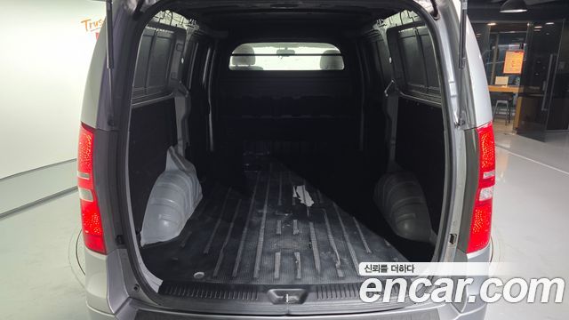 Hyundai Grand Starex 3-Seater VAN CVX Deluxe 2015 — фото 20