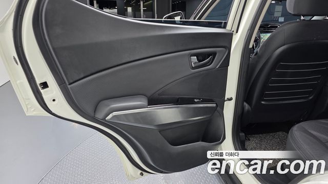 KG Mobility (SsangYong) Very New Tivoli Gasoline 1.5 2WD V1 2022 — фото 25