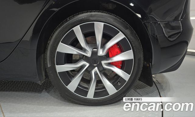 Tesla Model 3 Long Range AWD 2024 — фото 21