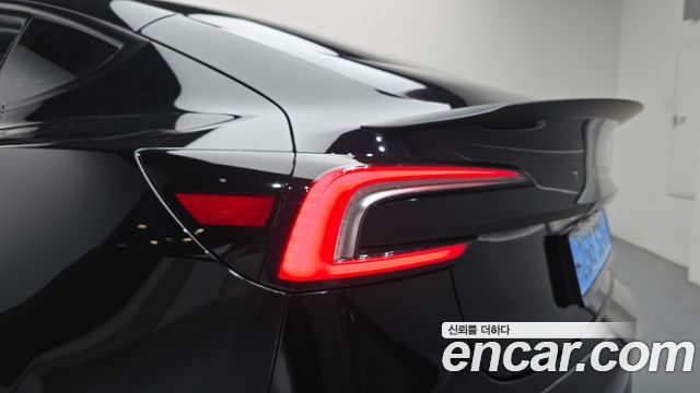Tesla Model 3 Long Range AWD 2024 — фото 23