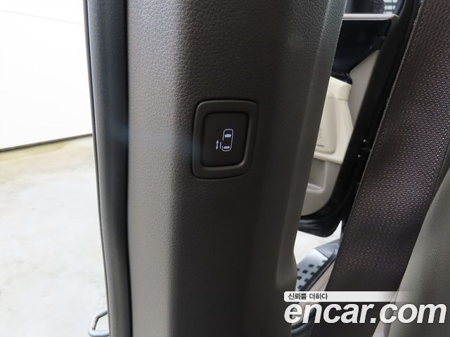 Kia Carnival (IV) HEV 9-Seater Hi-Limousine Signature 2025 — фото 18