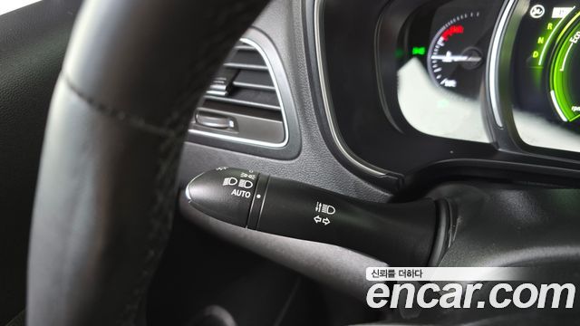 Renault Korea QM6 Quest 2.0 LPe LE 2WD 2024 — фото 18