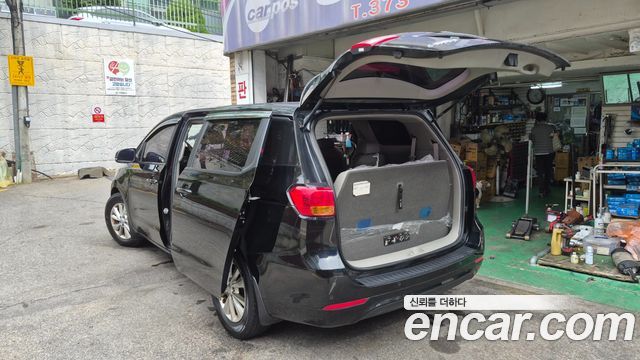 Kia Carnival 11-seater Deluxe 2015 — фото 6