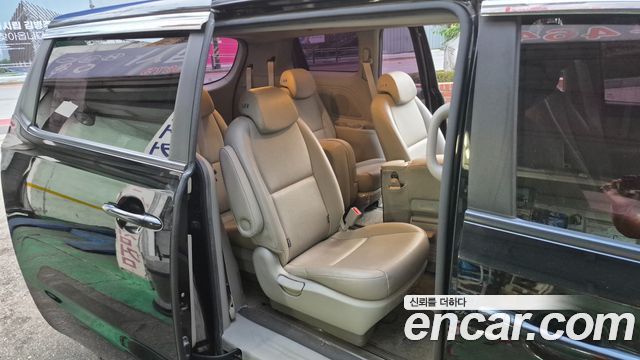 Kia Carnival 11-seater Deluxe 2015 — фото 17