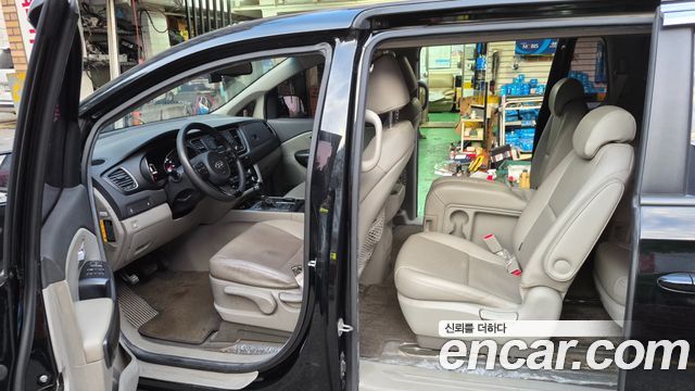 Kia Carnival 11-seater Deluxe 2015 — фото 18